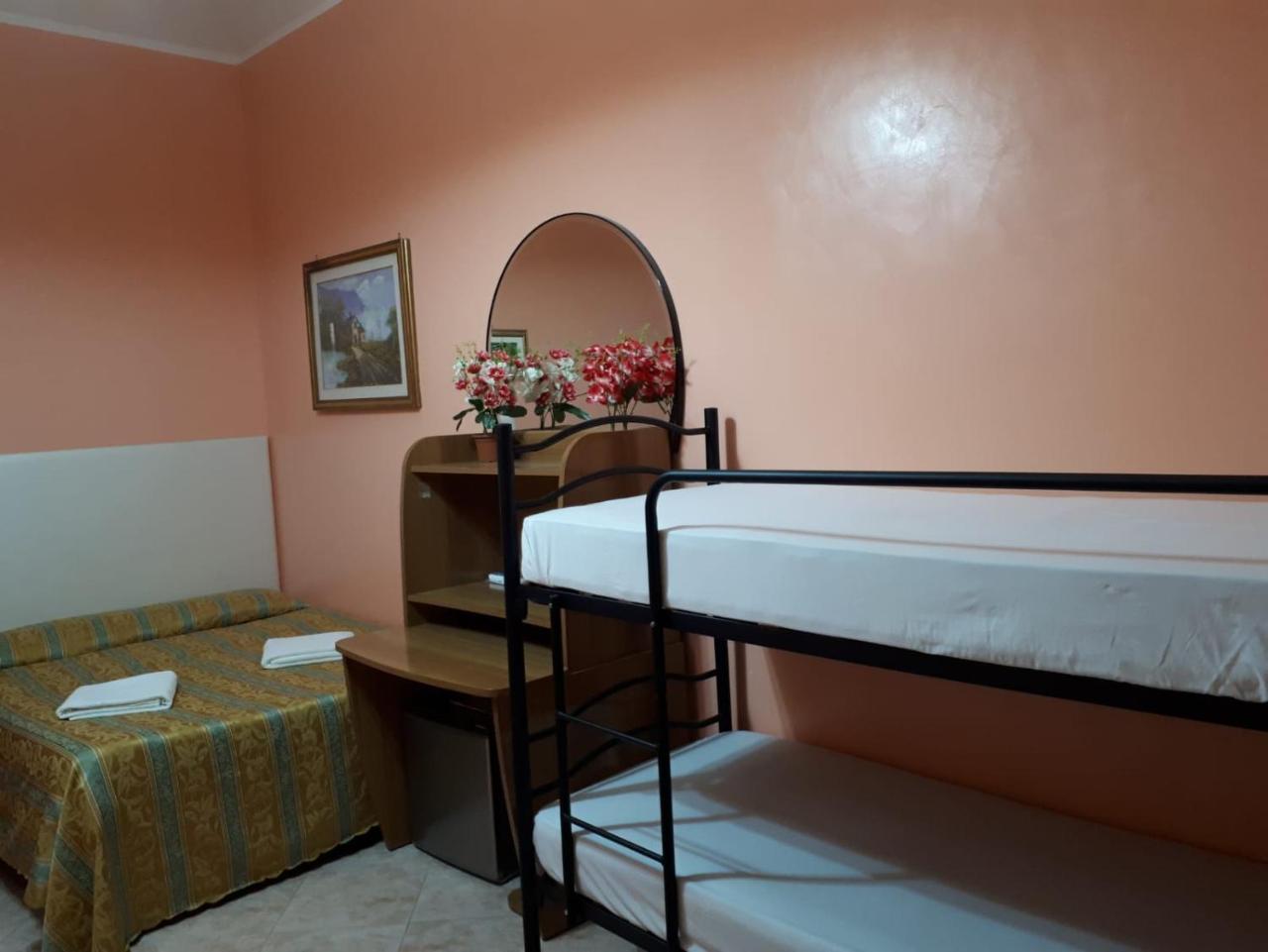 Roma Guest House ภายนอก รูปภาพ